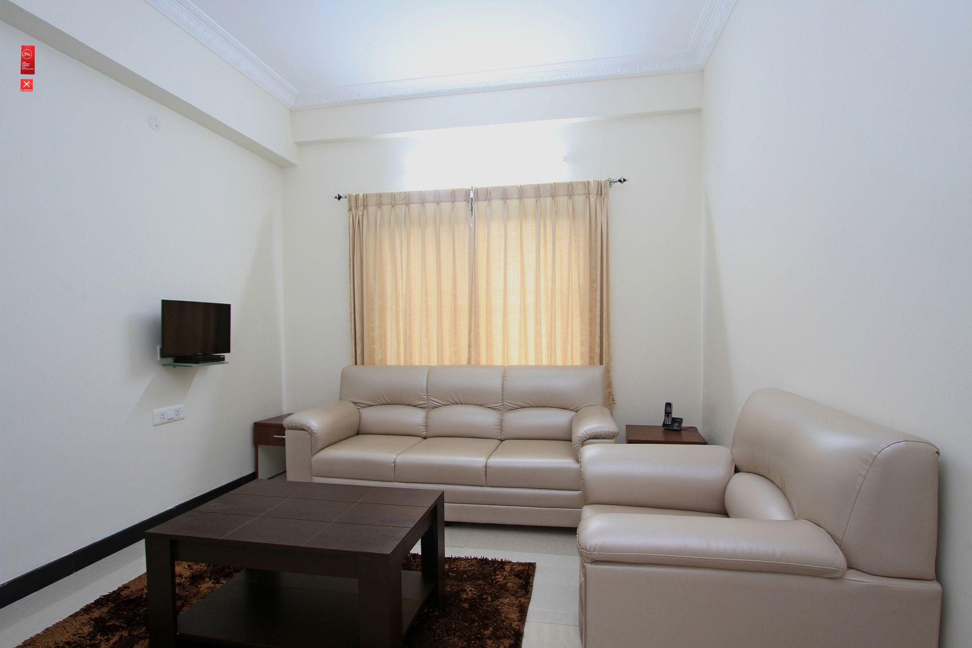 Oyo 4797 Lulu Hospitality Hotel Yelahanka Ngoại thất bức ảnh