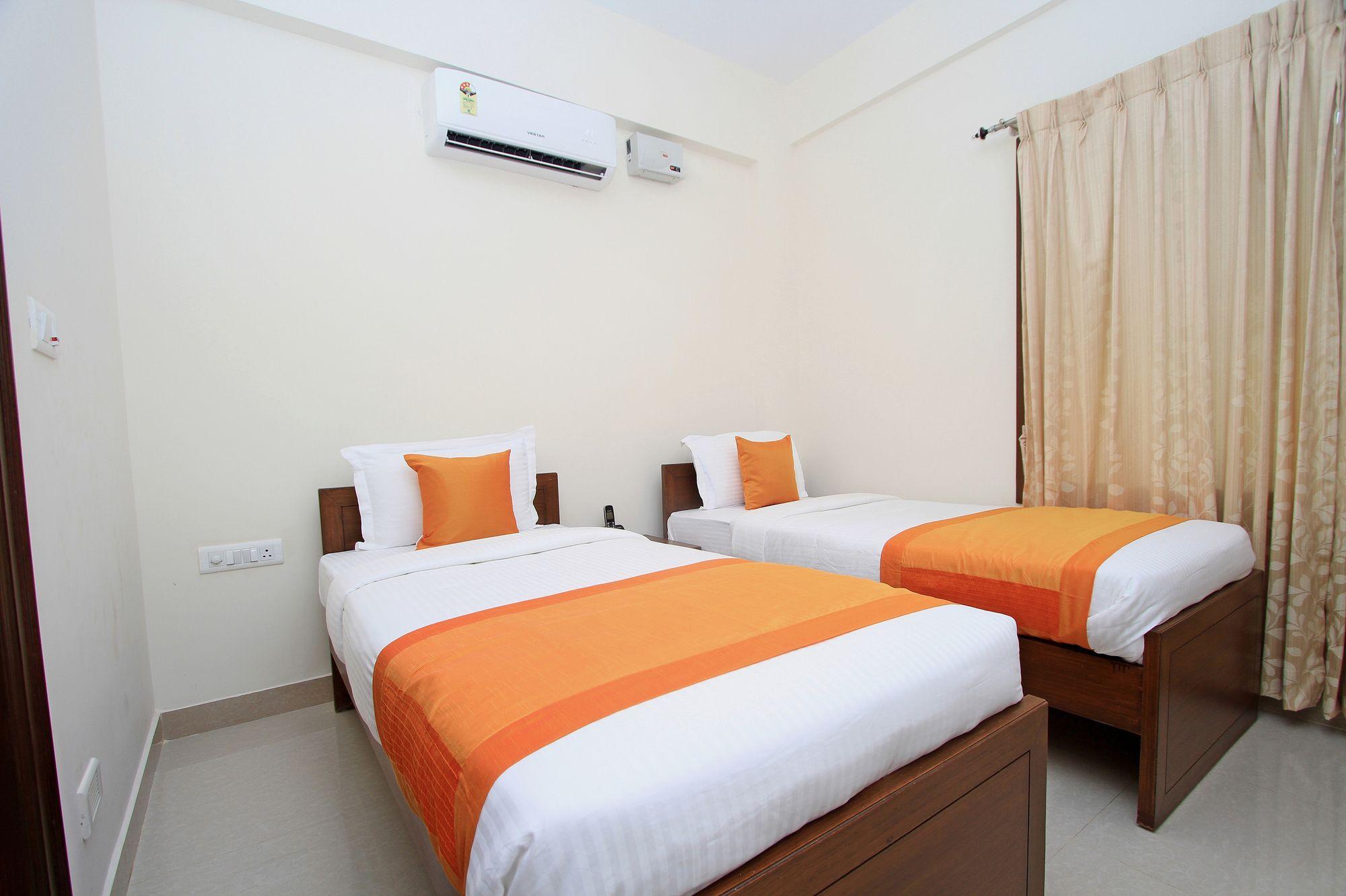 Oyo 4797 Lulu Hospitality Hotel Yelahanka Ngoại thất bức ảnh
