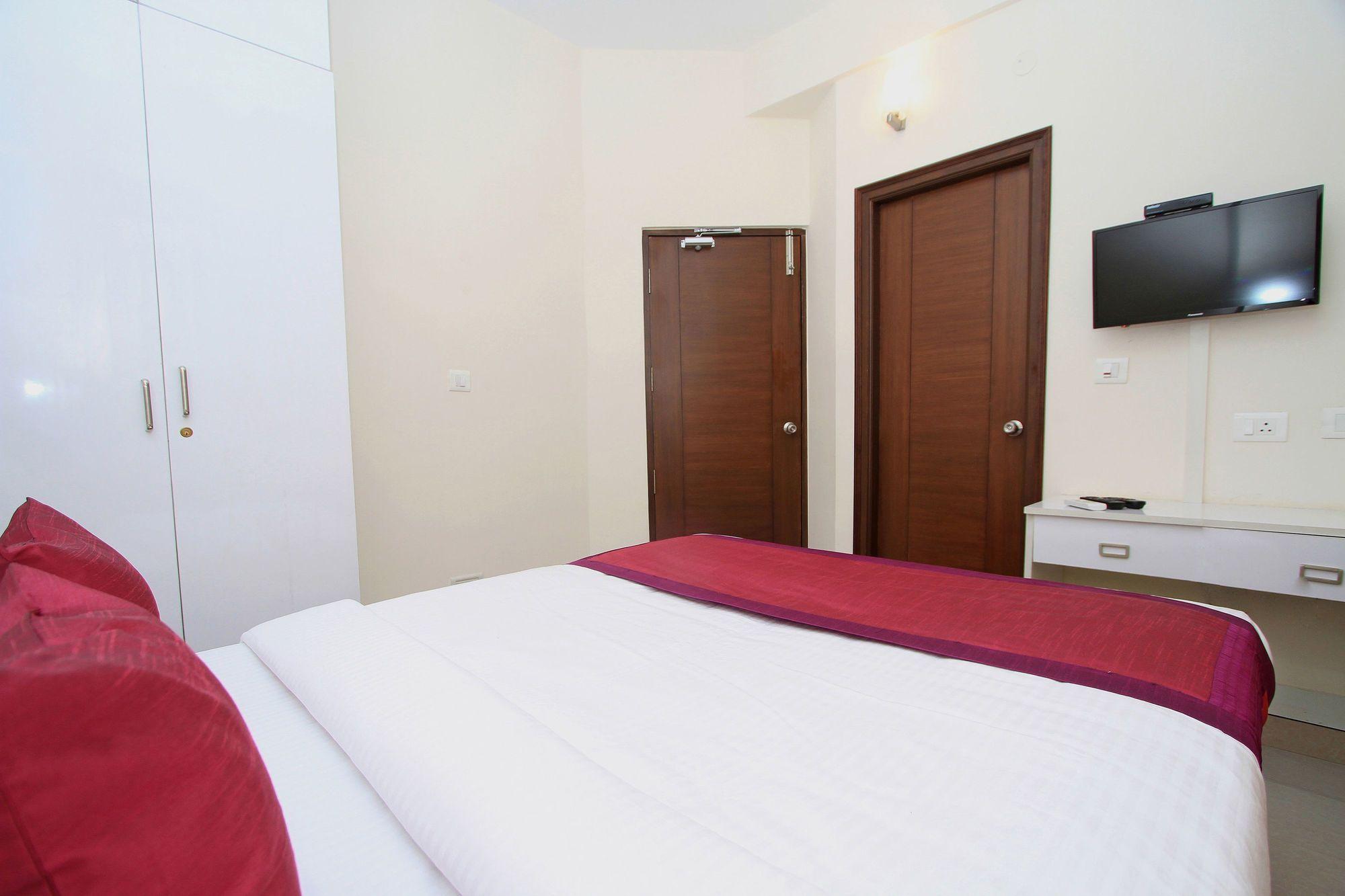 Oyo 4797 Lulu Hospitality Hotel Yelahanka Ngoại thất bức ảnh