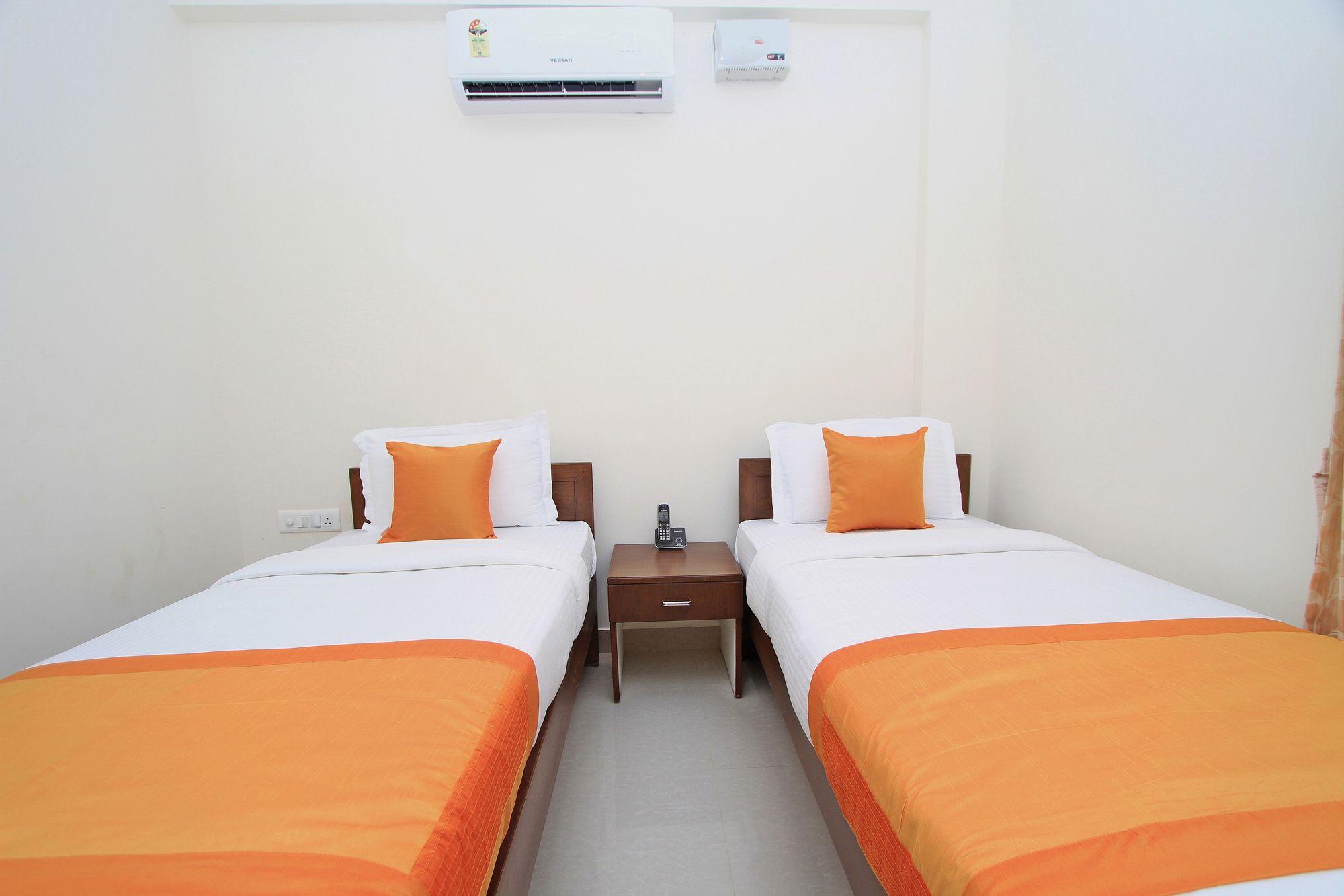 Oyo 4797 Lulu Hospitality Hotel Yelahanka Ngoại thất bức ảnh
